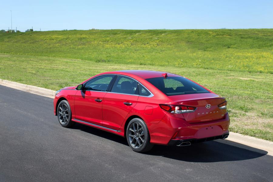  Hyundai Sonata Sport 2017 года  (NA) (фото 10 из 25)